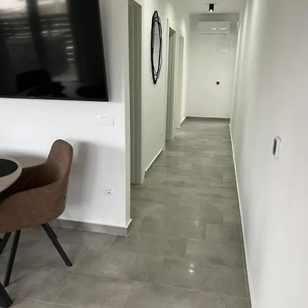Apartman Frane *