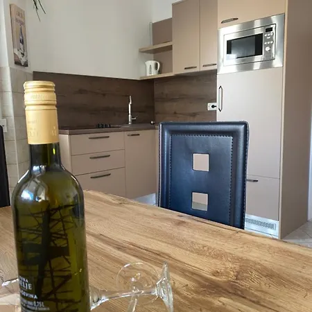 Frane Apartment Vir