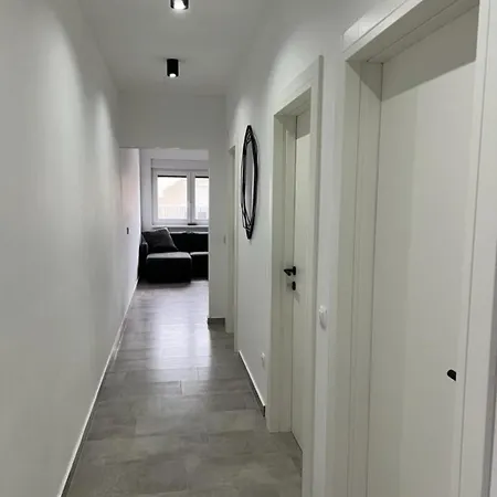 Frane Apartment *